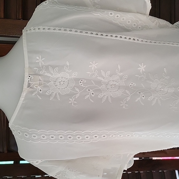Ariat White Short Sleeve Eyelet Top Sheer Lightweight Airy Blouse Coverup Small - Picture 8 of 11